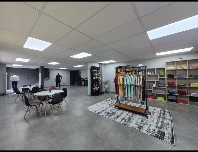 650M² OFFICE FOR SALE IN SUNNINGHILL